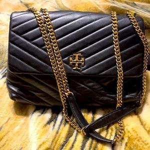 Tory Burch KIRA CHEVRON CONVERTIBLE SHOULDER BAG